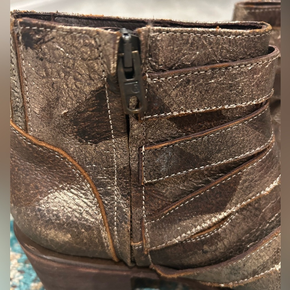 ✨NEW Stylish Bronze Metallic Ankle Buckle Boots 8.5 - Picture 8 of 10